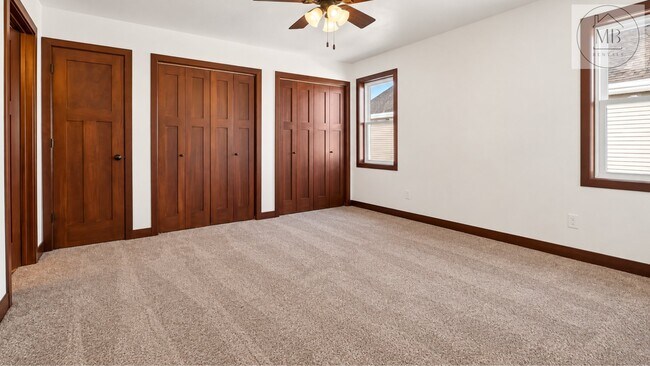 Building Photo - 837 Killarny Trail
