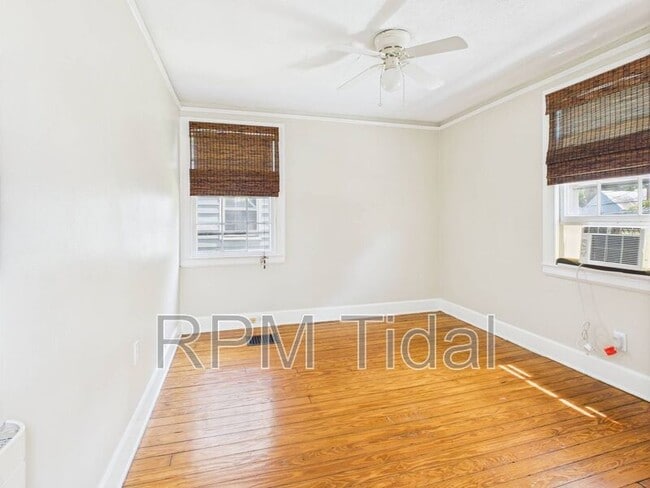 Building Photo - 217 Palen Ave