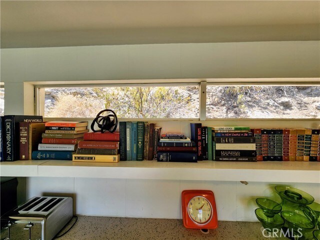 Building Photo - 2499 S Palm Canyon Dr