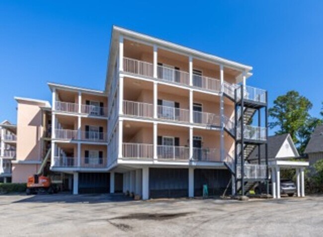 Building Photo - Available now! Top-Floor Bayfront Condo | 2BR · 2BA · Private Balcony · Pool & Wharf Access