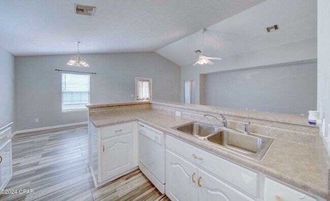Building Photo - 3024 10 Acre Rd