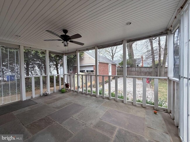 Building Photo - 9709 Saxony Rd