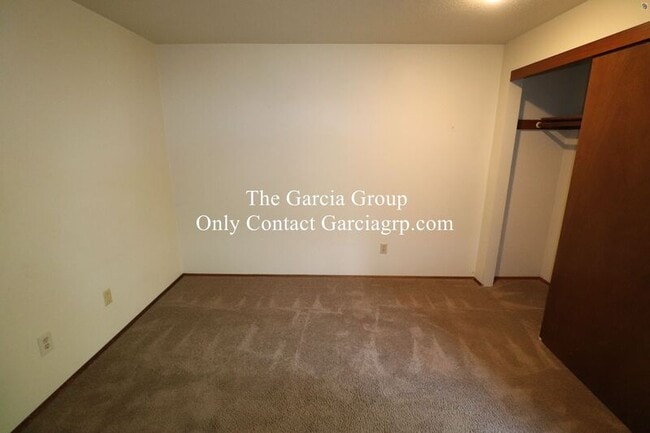 Building Photo - 10632 SW 49th Ave