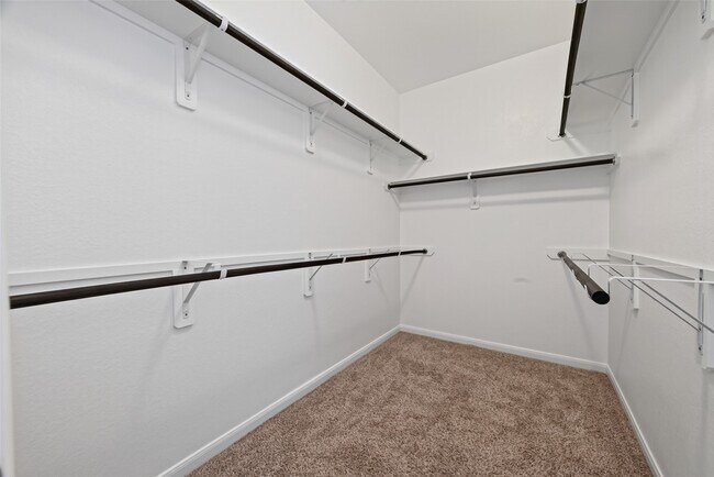 Building Photo - 9718 Justin Ridge Ln