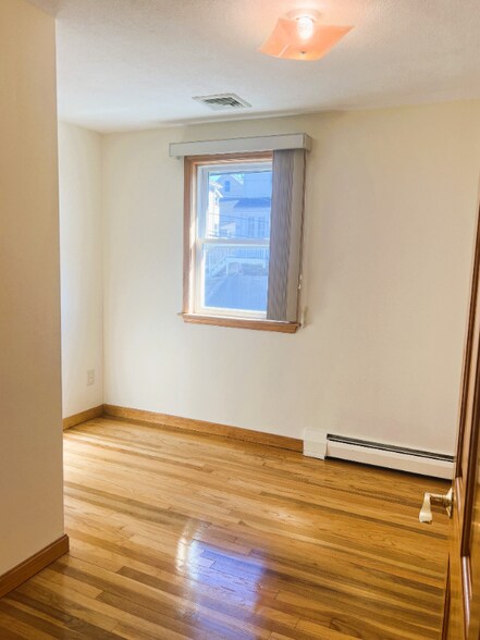 Building Photo - 94 Hillside Rd