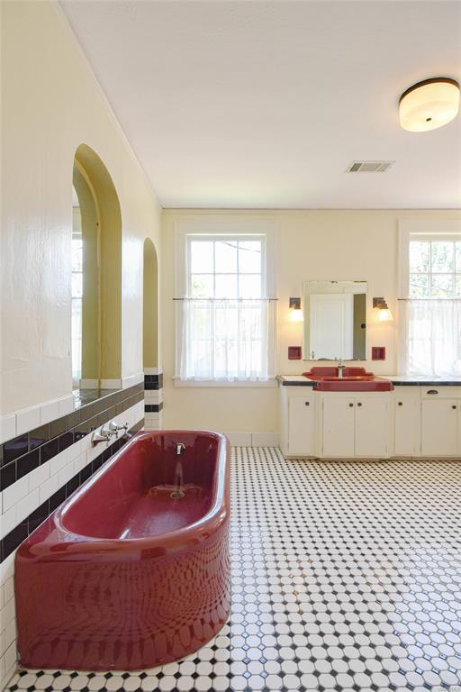 Building Photo - 1451 Watson St