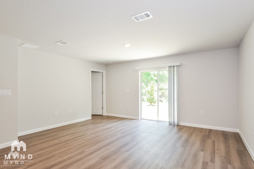 Building Photo - 19 Birchview Pl