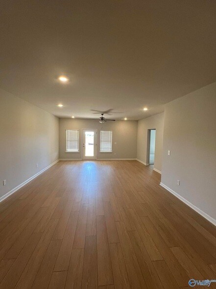 Building Photo - 159 Little Britain St