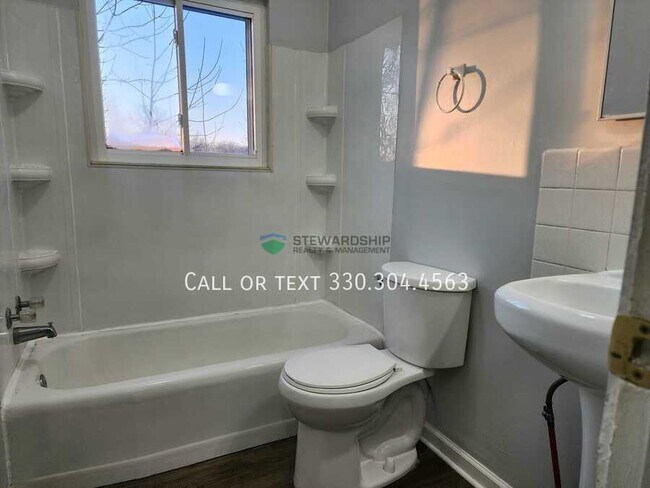 Building Photo - 1440 Virginia Ave