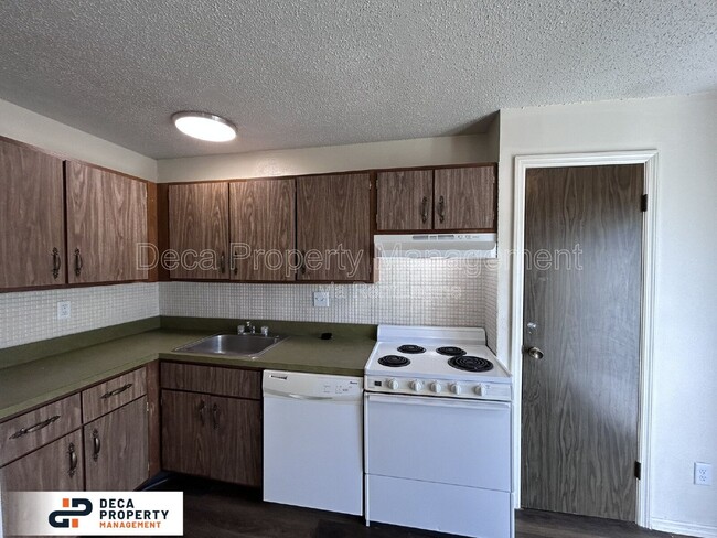 Building Photo - 10048 Squire Meadows Dr