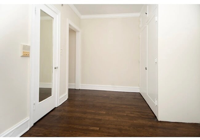 Building Photo - 327 Kedzie St