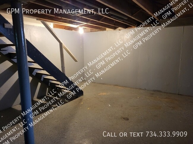 Building Photo - 8670 Schaefer Hwy