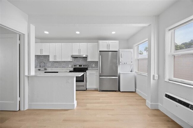 Primary Photo - 412 SE 16th St