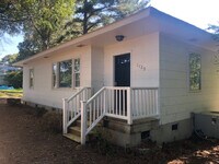 Building Photo - 2229 Stewart St