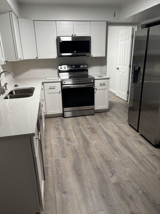 Building Photo - 537 Halyard Ln