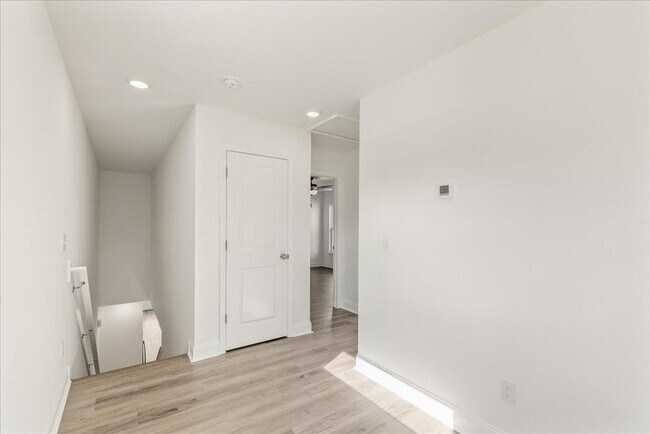 Building Photo - 5646 Native Oak Dr