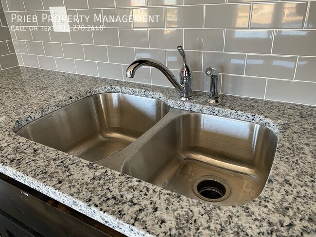 Building Photo - 16965 S Walter St