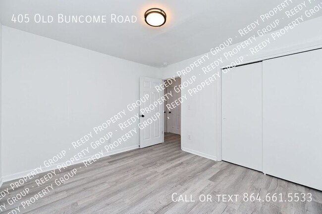 Building Photo - 405 Old Buncombe Rd