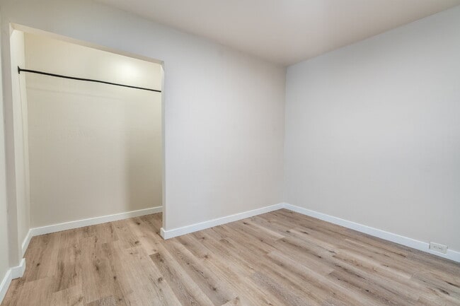 Building Photo - Gallatin Gateway Rental Just Steps from the River
