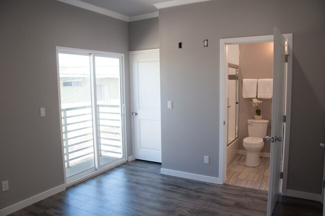 Building Photo - 20520 S Western Ave