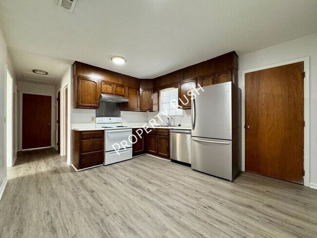 Building Photo - 5009 Marylin Ln