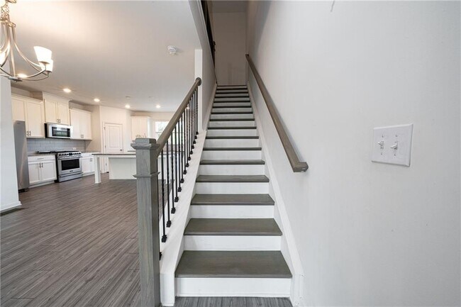 Building Photo - 307 Danville Ave