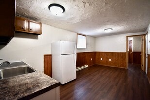 Building Photo - 63 6th Ave N