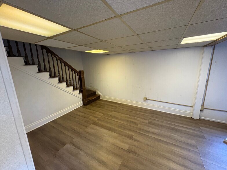 Building Photo - 370 Falling Run Rd