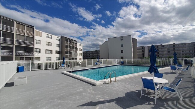 Building Photo - 14180 SW 84th St