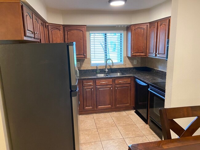 Kitchen - 171 Springwood Cir