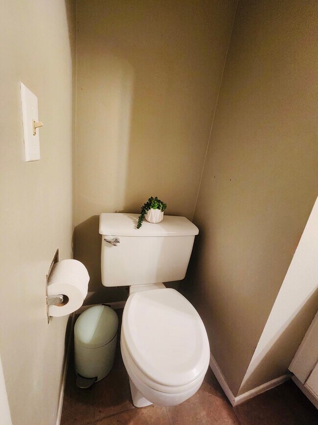 Building Photo - 104 Boysenberry Ln