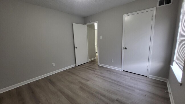 Building Photo - 3823 Rainford Dr