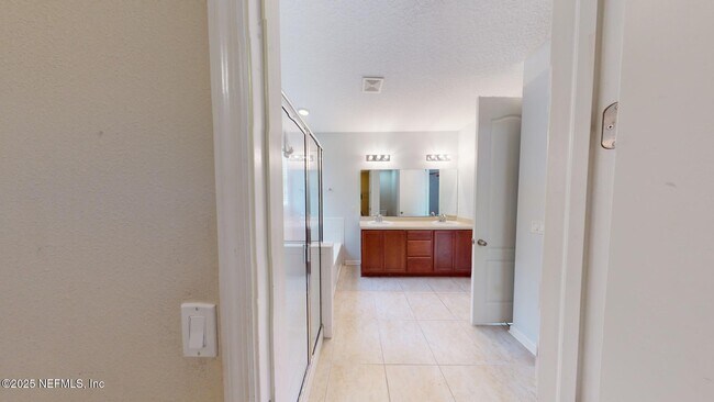 Building Photo - 15707 Lexington Park Blvd