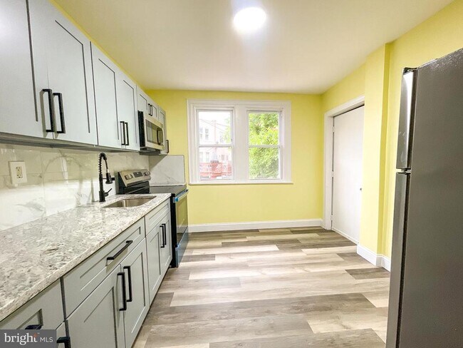 Building Photo - 6818 Wyncote Ave