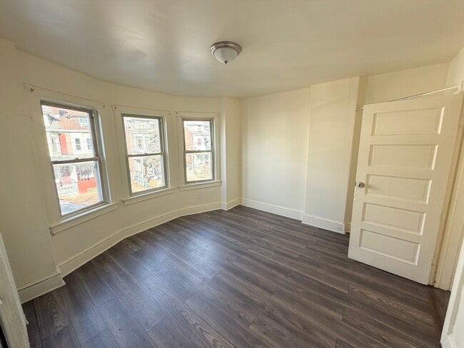 Building Photo - 163 Hoffman Ave