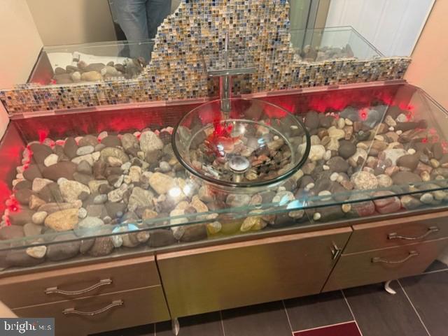 Building Photo - 2054 Madrillon Rd