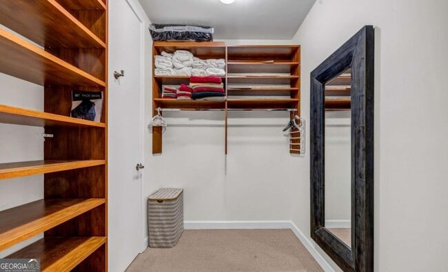 Building Photo - 711 Cosmopolitan Dr NE