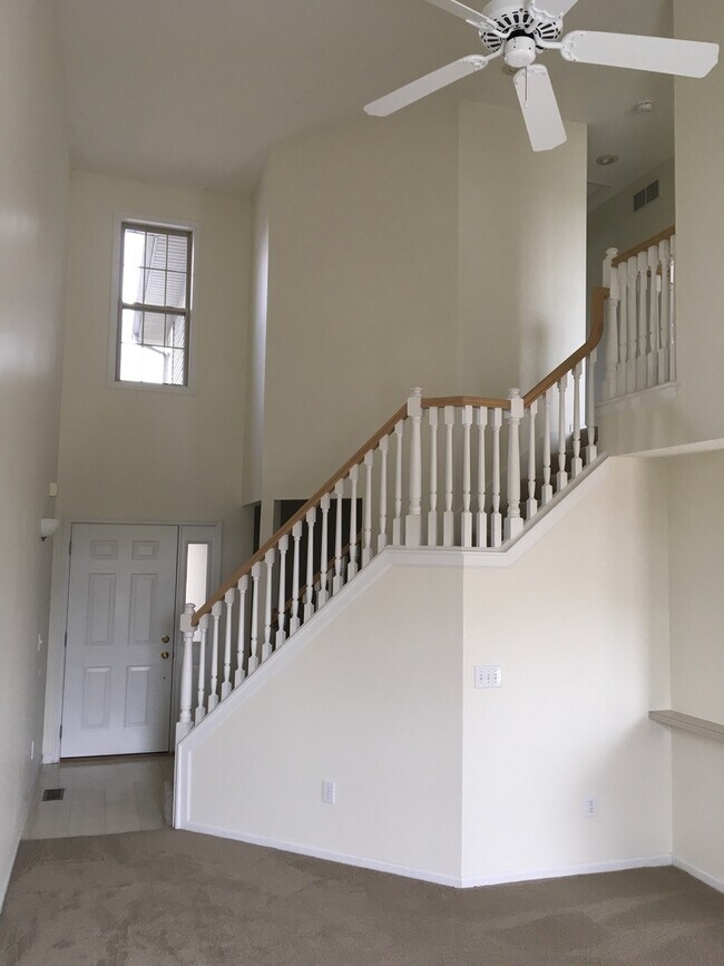 Building Photo - 931 Jasmine Dr