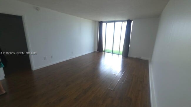 Building Photo - 2350 NE 135th St