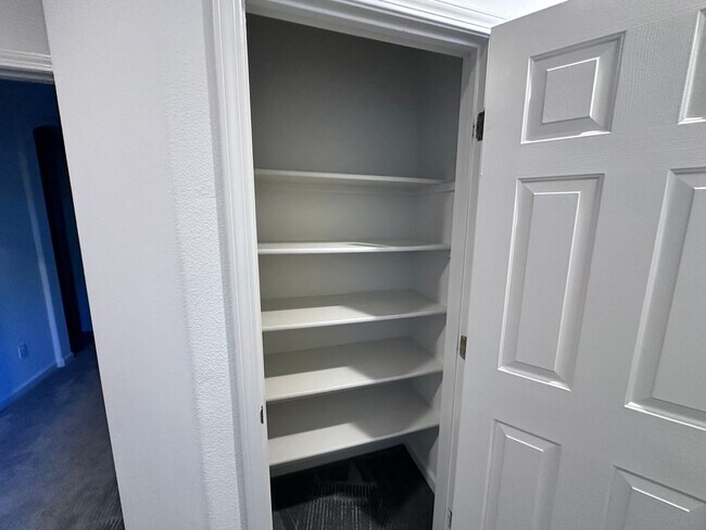 Building Photo - 10427 Chadwell Dr