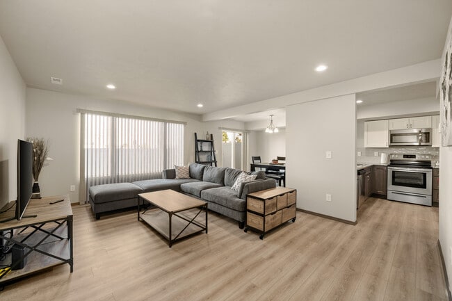 Building Photo - 7227 E Pacific Way