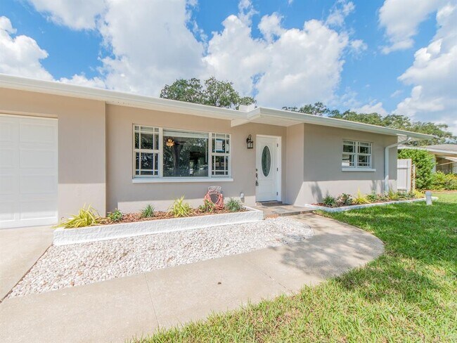 Building Photo - 682 Druid Park Dr W