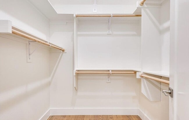 Building Photo - 1902 N Carroll Ave