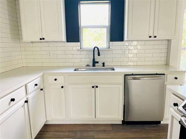 Building Photo - 2210 Langford St