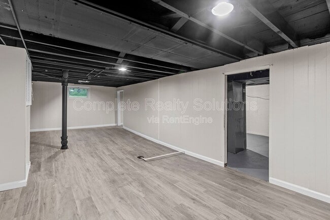 Building Photo - 9551 Cantwell Dr