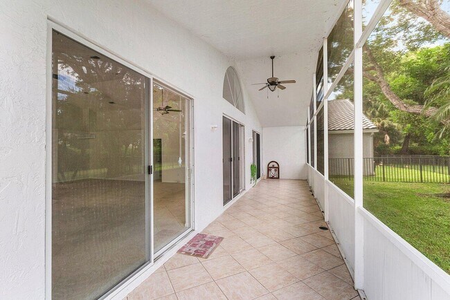 Building Photo - 7728 Edinburough Ln