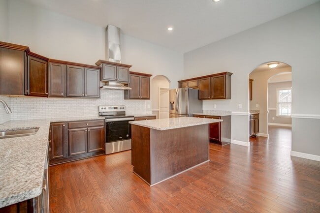 Building Photo - 732 Shelburne Ln
