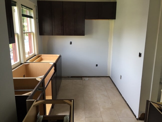 Building Photo - 318 MERCHANTS