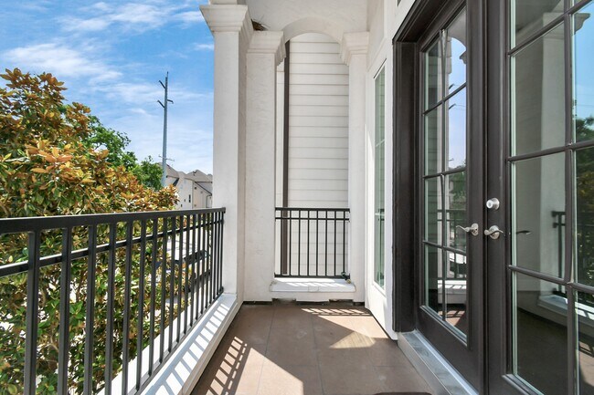 Building Photo - 2709 Kennedy St