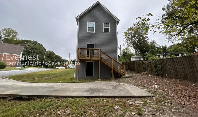 Building Photo - 2007 Morehouse Dr NW